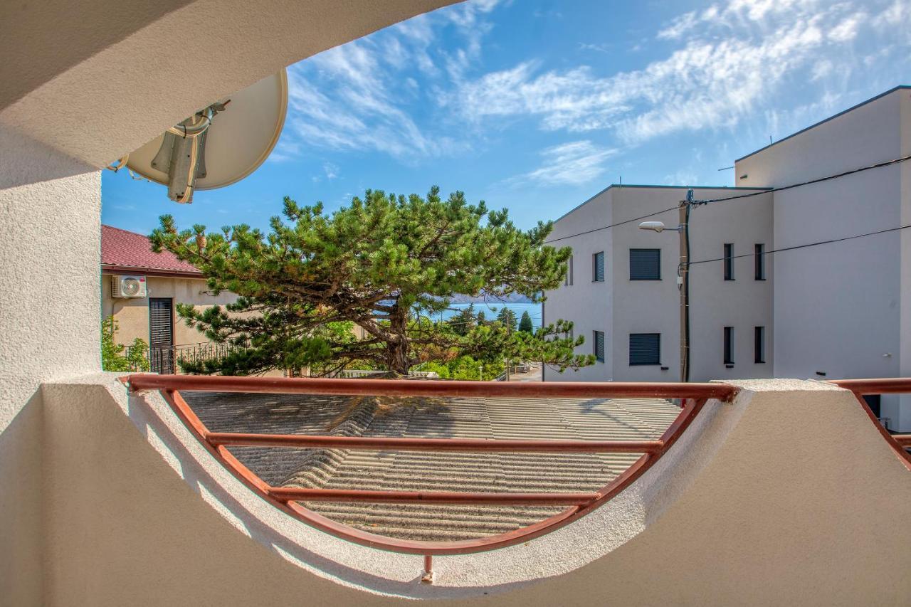 Apartmani Luky Karlobag Exterior foto