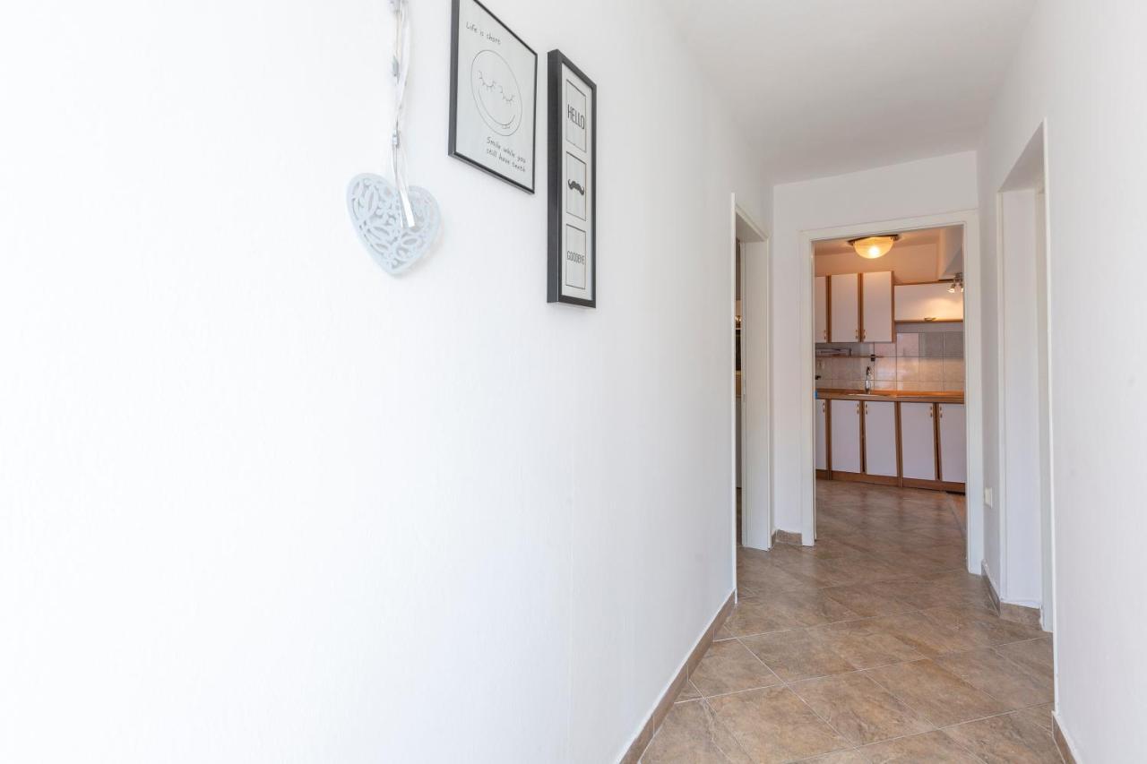 Apartmani Luky Karlobag Exterior foto