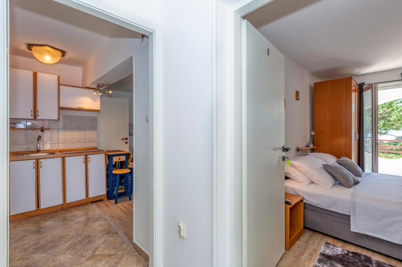 Apartmani Luky Karlobag Exterior foto