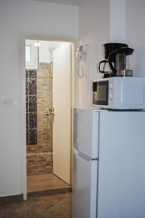 Apartmani Luky Karlobag Exterior foto