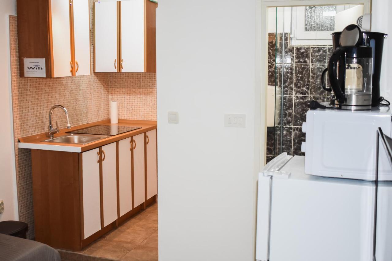 Apartmani Luky Karlobag Exterior foto
